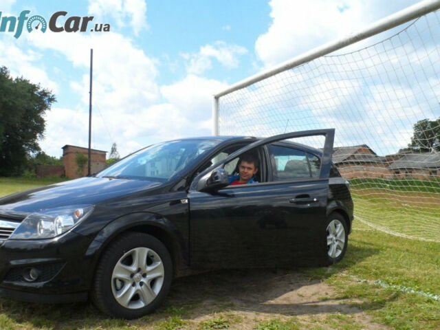Opel Astra 2012 року