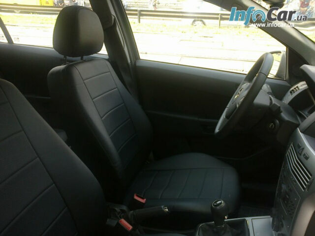 Opel Astra 2012 року
