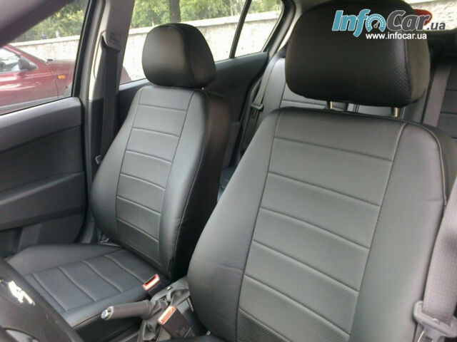 Opel Astra 2012 року