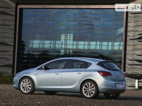 Opel Astra 2008 року