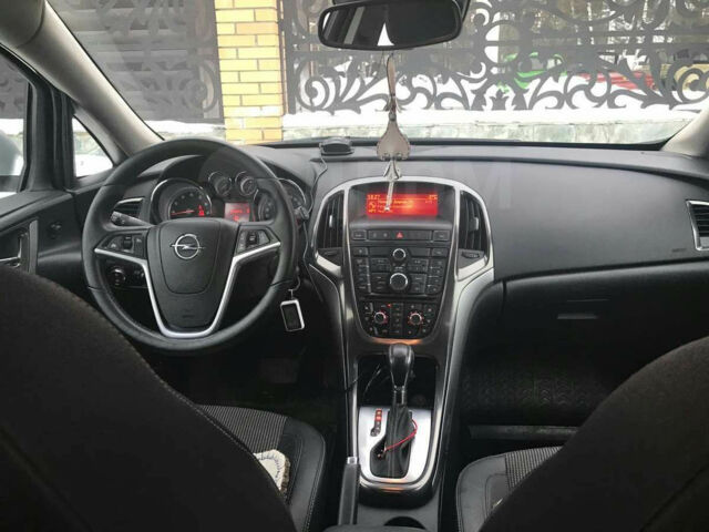 Opel Astra 2012 року