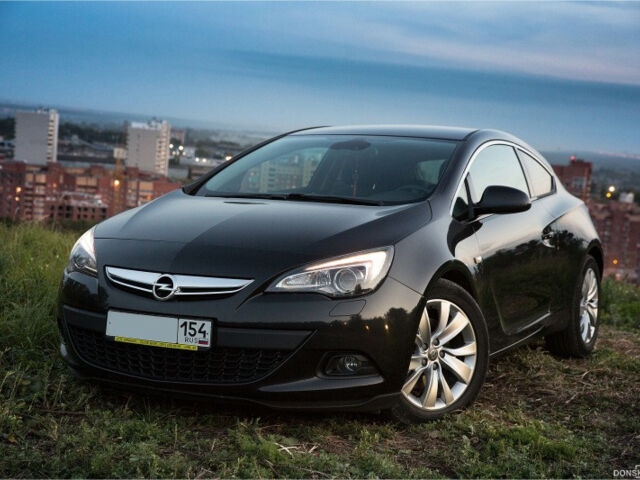 Opel Astra 2012 года