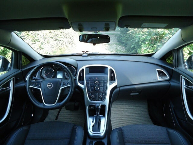 Opel Astra 2013 года