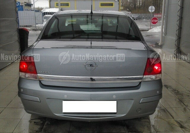 Opel Astra 2010 года