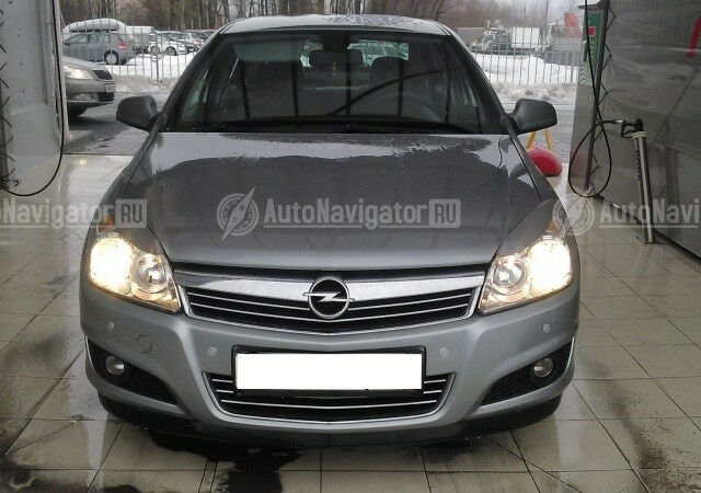 Opel Astra 2010 года