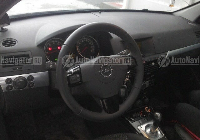 Opel Astra 2010 года