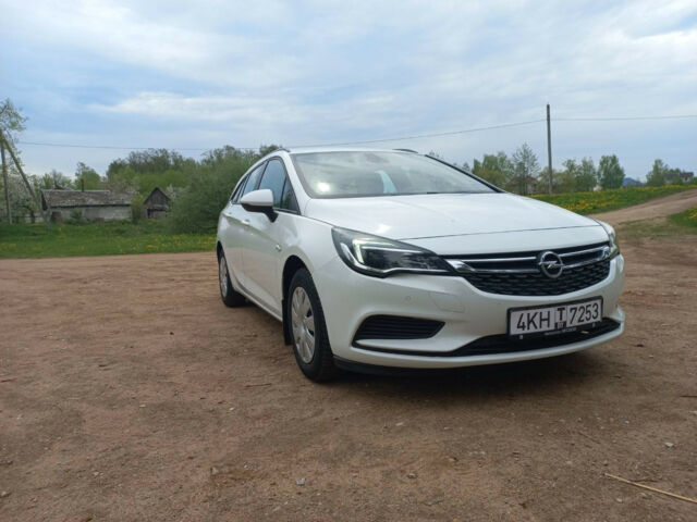 Opel Astra 2017 року
