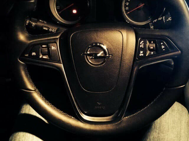 Opel Astra 2011 года
