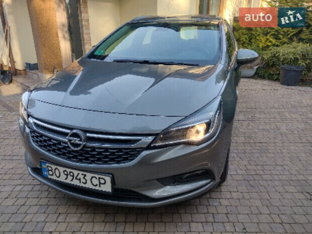 Опель Астра 2016 року Opel Astra 2016 року