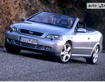 Opel Astra 2010 года