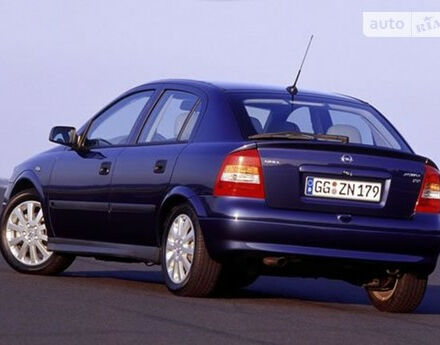 Opel Astra 2004 року