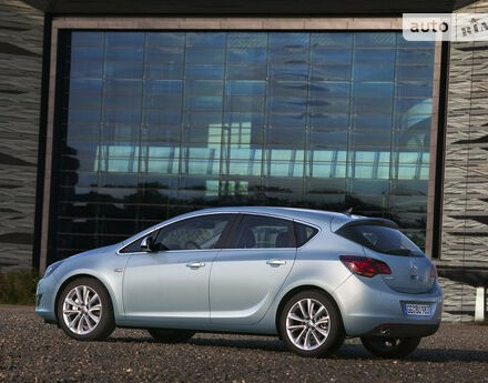 Opel Astra 2008 года