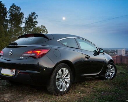 Opel Astra 2012 года