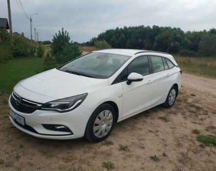 Фото на відгук з оцінкою 5   про авто Opel Astra 2019 року випуску від автора “Task66” з текстом: Очень комфортный автомобиль. Много опций. В подобном классе авто я столько еще не видел. И круиз ...