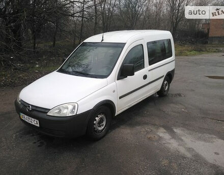 Фото на отзыв с оценкой 3 о Opel Combo Cargo 2003 году выпуска от автора "Aртем" с текстом: Роботяга, ніколи не підводила. Поломки від старості. Дуже містка, не боїться поганого палива. Маш...