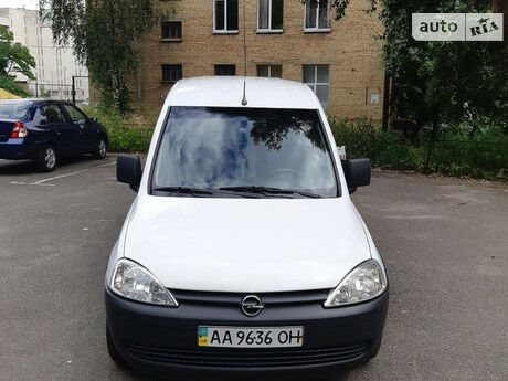 Opel Combo пасс. 2010 року