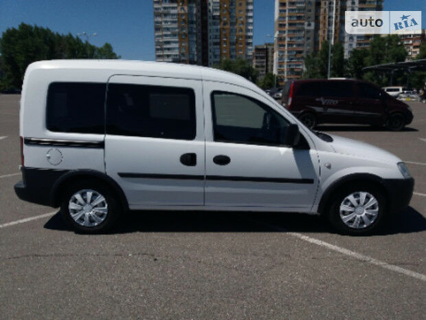 Opel Combo пасс. 2006 года