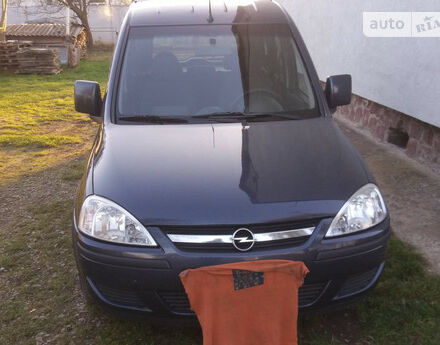 Opel Combo пасс. 2010 року