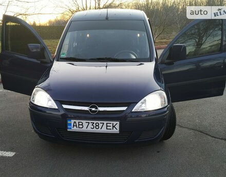 Opel Combo пасс. 2004 года