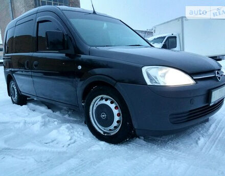 Opel Combo пасс. 2010 року