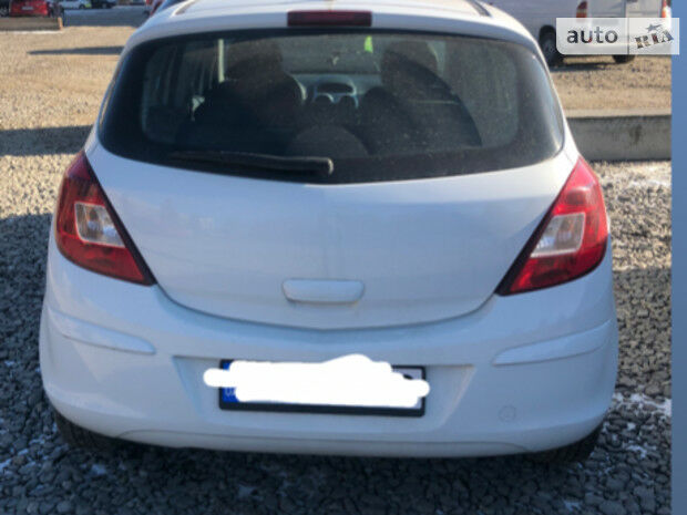 Opel Corsa 2011 года