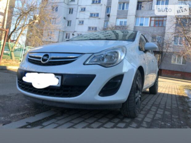 Opel Corsa 2011 року