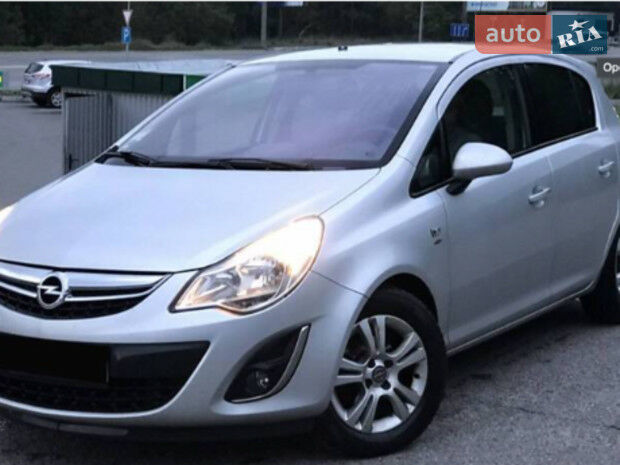 Opel Corsa 2011 року