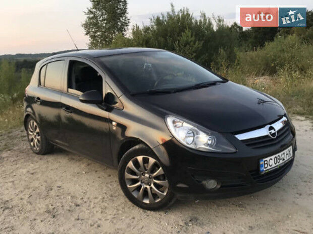 Opel Corsa 2010 года