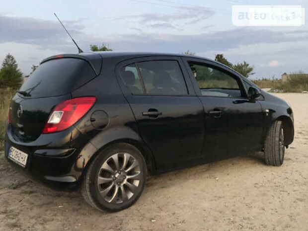 Opel Corsa 2010 года