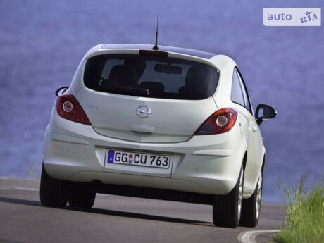 Опель Корса 2011 года Opel Corsa 2011 года