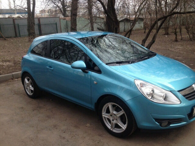 Opel Corsa 2010 года