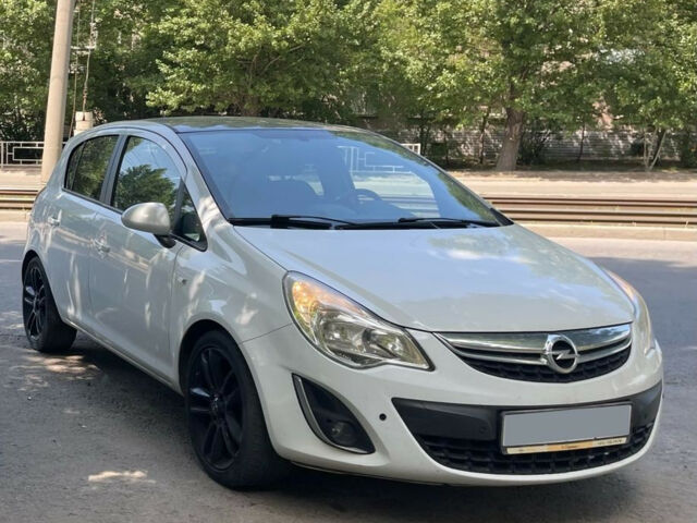 Opel Corsa 2011 року