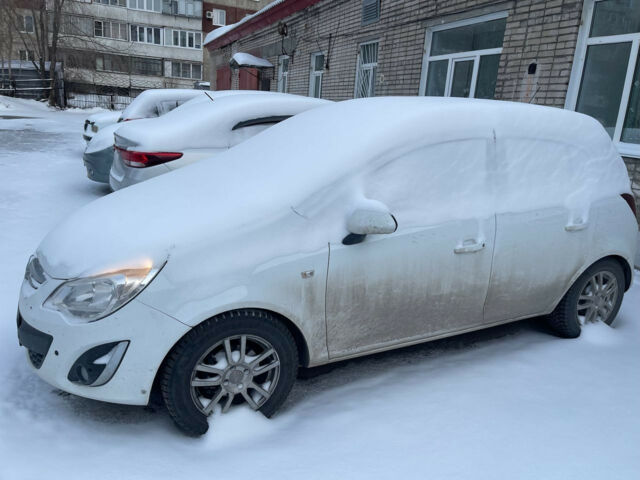 Opel Corsa 2011 року