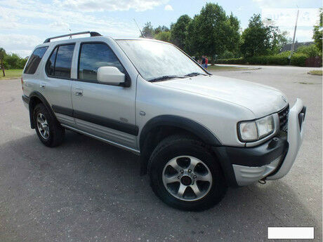 Opel Frontera 2000 року