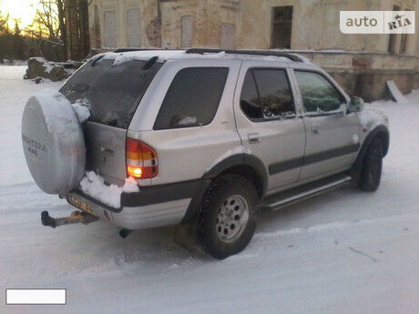 Опель Фронтера 1995 року Opel Frontera 1995 року