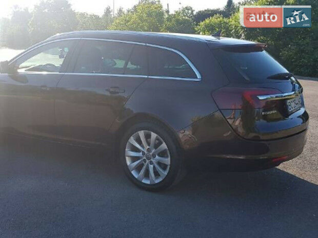 Opel Insignia Sports Tourer 2014 року