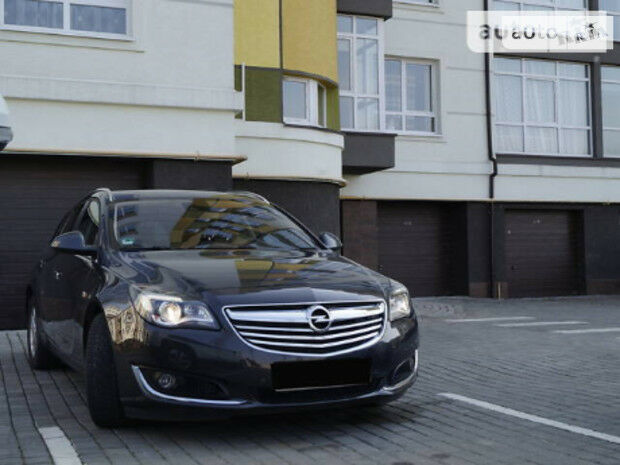 Opel Insignia Sports Tourer 2014 года