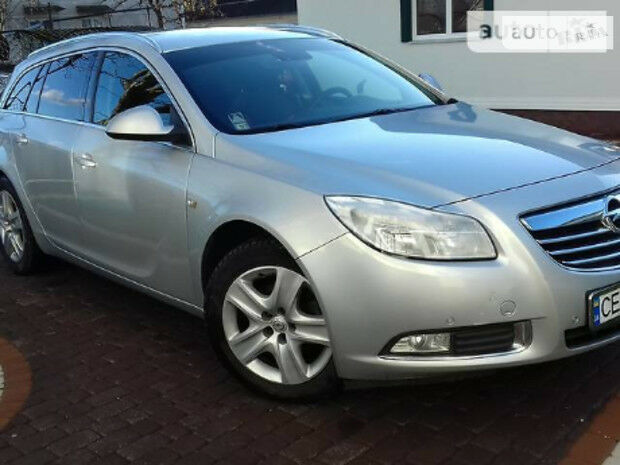 Опель Insignia Sports Tourer 2011 року Opel Insignia Sports Tourer 2011 року