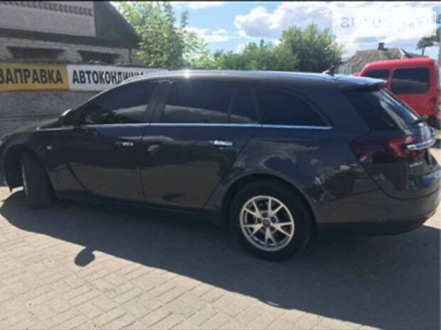 Opel Insignia Sports Tourer 2014 года