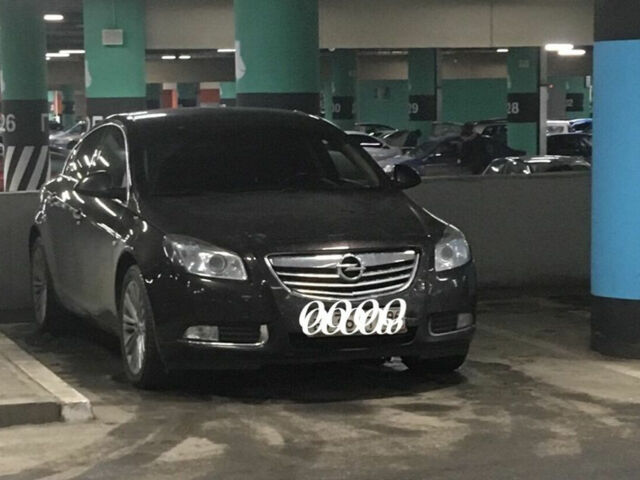 Opel Insignia 2011 року