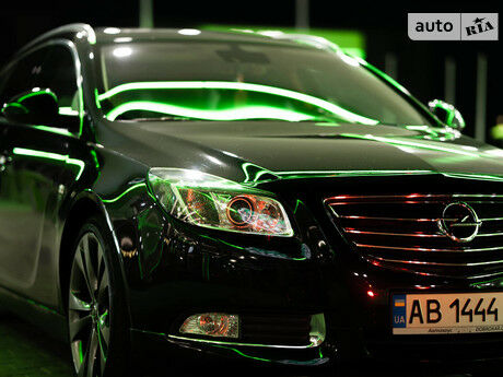Опель Инсигния 2011 року Opel Insignia 2011 року