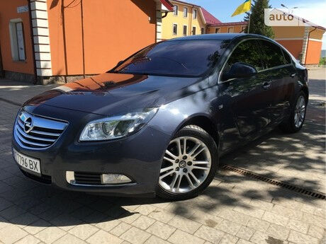 Опель Инсигния 2010 года Opel Insignia 2010 года