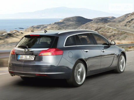 Опель Инсигния 2013 года Opel Insignia 2013 года