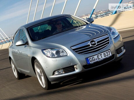 Опель Инсигния 2012 года Opel Insignia 2012 года