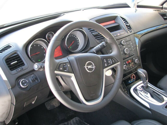 Opel Insignia 2010 року