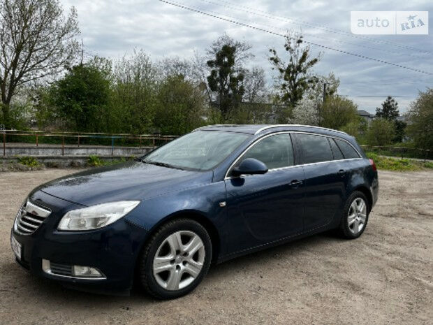 Opel Insignia 2010 года