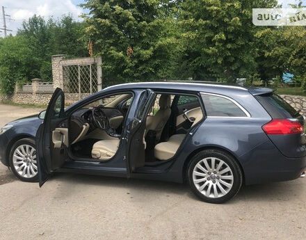 Opel Insignia 2010 года