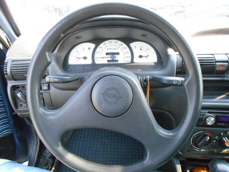 Опель Кадет 1982 року Opel Kadett 1982 року