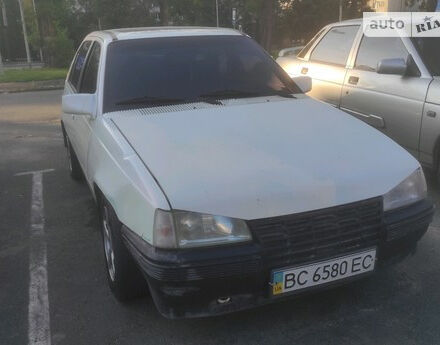 Opel Kadett 1990 року