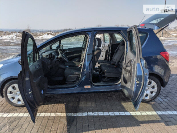 Opel Meriva 2011 года